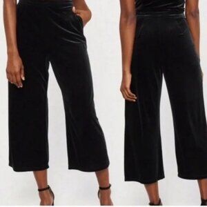 Women’s Abercrombie & Fitch Black Velvet Wide Leg Cropped Pants, XL